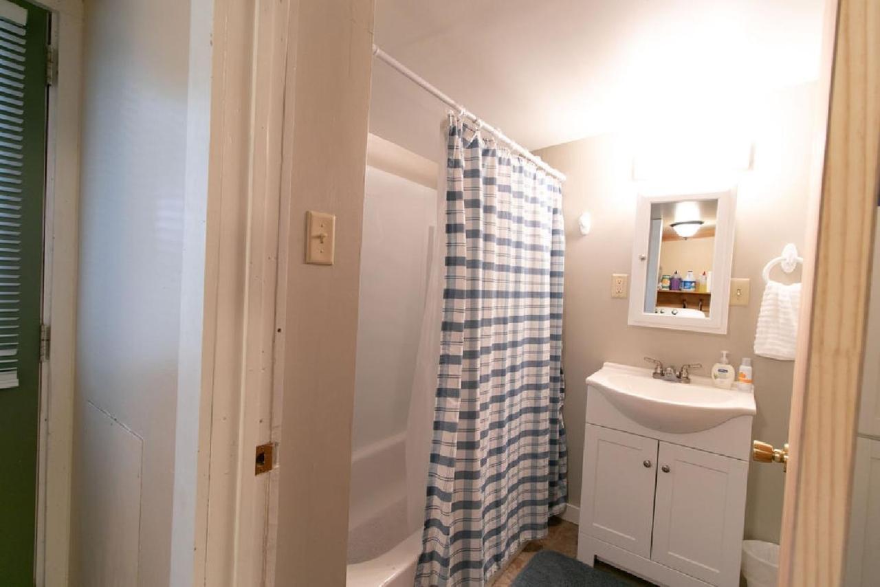 Downtown 2 Bedroom Cottage, Sleeps 6, Walking Distance To Honeywell, Downtown Restaurants, Shopping Wabash 외부 사진