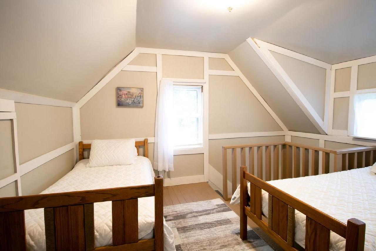 Downtown 2 Bedroom Cottage, Sleeps 6, Walking Distance To Honeywell, Downtown Restaurants, Shopping Wabash 외부 사진