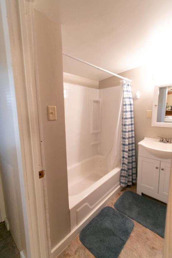 Downtown 2 Bedroom Cottage, Sleeps 6, Walking Distance To Honeywell, Downtown Restaurants, Shopping Wabash 외부 사진