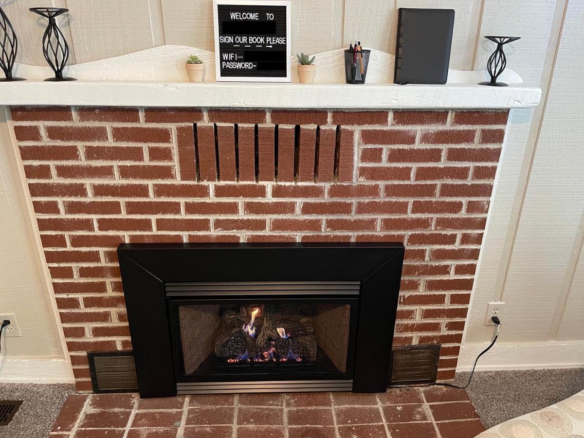 Downtown 2 Bedroom Cottage, Sleeps 6, Walking Distance To Honeywell, Downtown Restaurants, Shopping Wabash 외부 사진